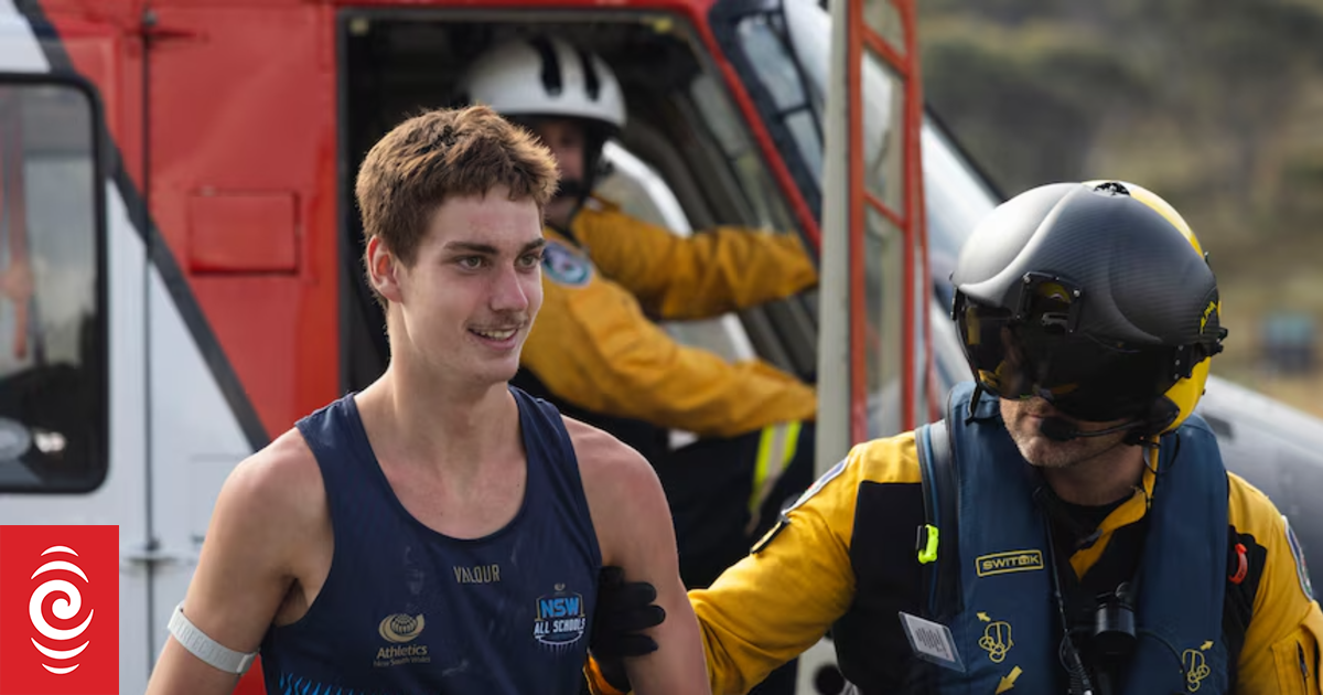 Teenager rescued in NSW Snowy Mountains after going missing on running camp