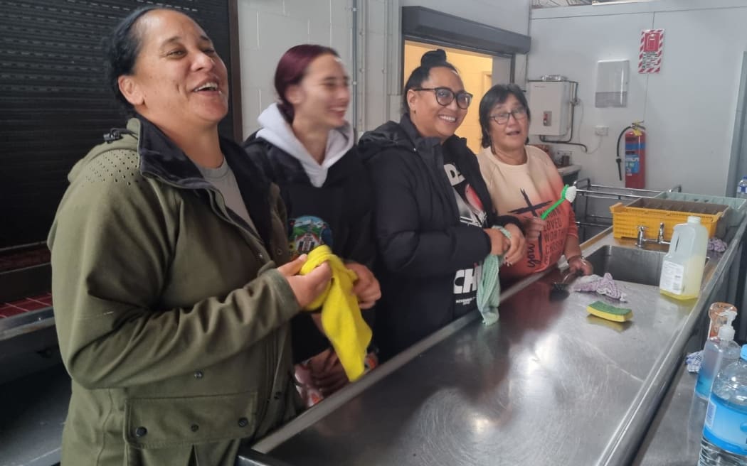 Lulu Simi, second right, reckoned many hands made light work.