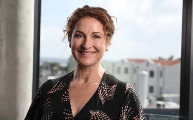 Media sector demands more detail over RNZ, TVNZ mega-entity merger | RNZ