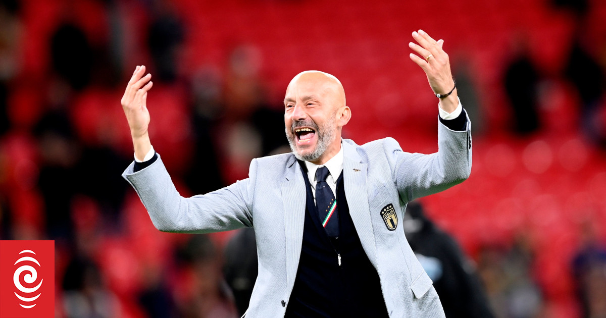 Football world mourns the loss of Gianluca Vialli