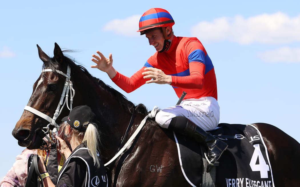 Watch melbourne cup 2021 online shop