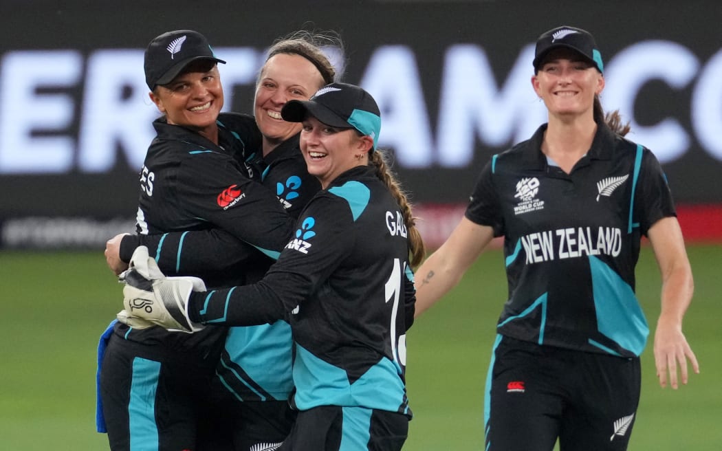 Lea Tahuhu of New Zealand celebrates a wicket with White Ferns team-mates during 2024 T20 cricket World Cup.