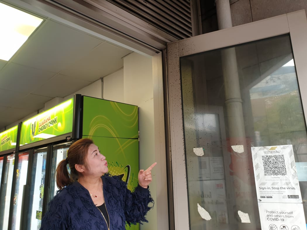 The glass door is covered by grease.