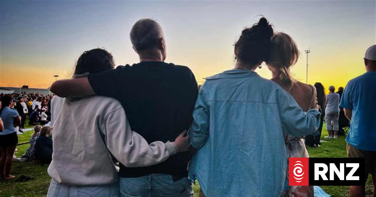 Watch: 'New Zealand stands with you' - vigil held for Mount Maunganui landslide victims
