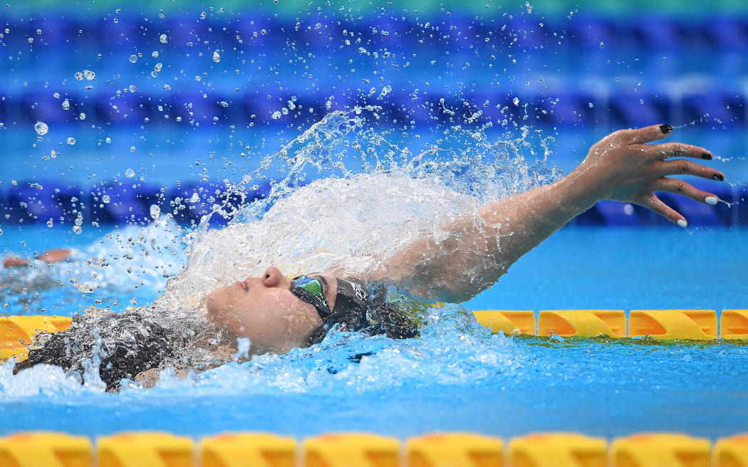 Tupou Neiufi wins gold in the women's 100m backstroke S8.