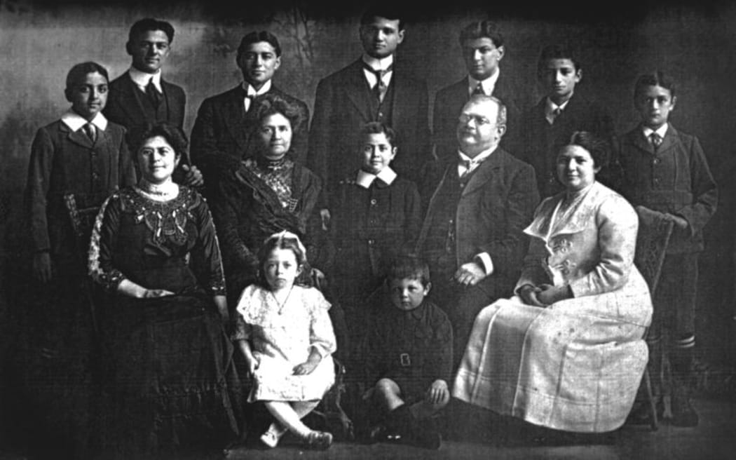 Gustav and Louise with their family  1912