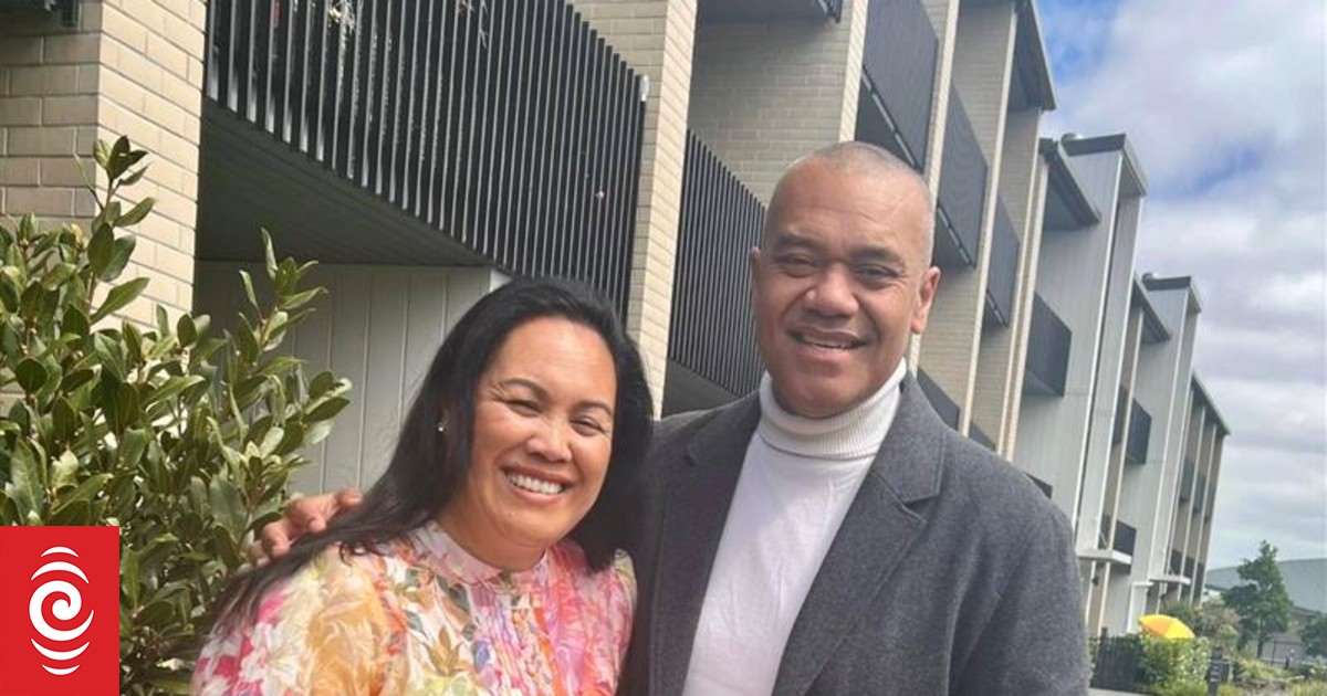 Fa'anānā Efeso Collins: Warning over fake livestream links for funeral - Vimarsana News