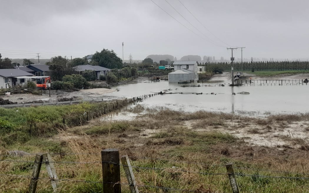 Flooding was still visible in Waiohiki, Napier after Cyclone Gabrielle on 23 February, when rain started falling again.