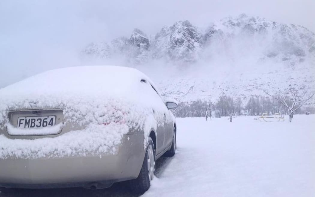 Another pic from Pete Van Berkel of snow near Kingston in Otago.