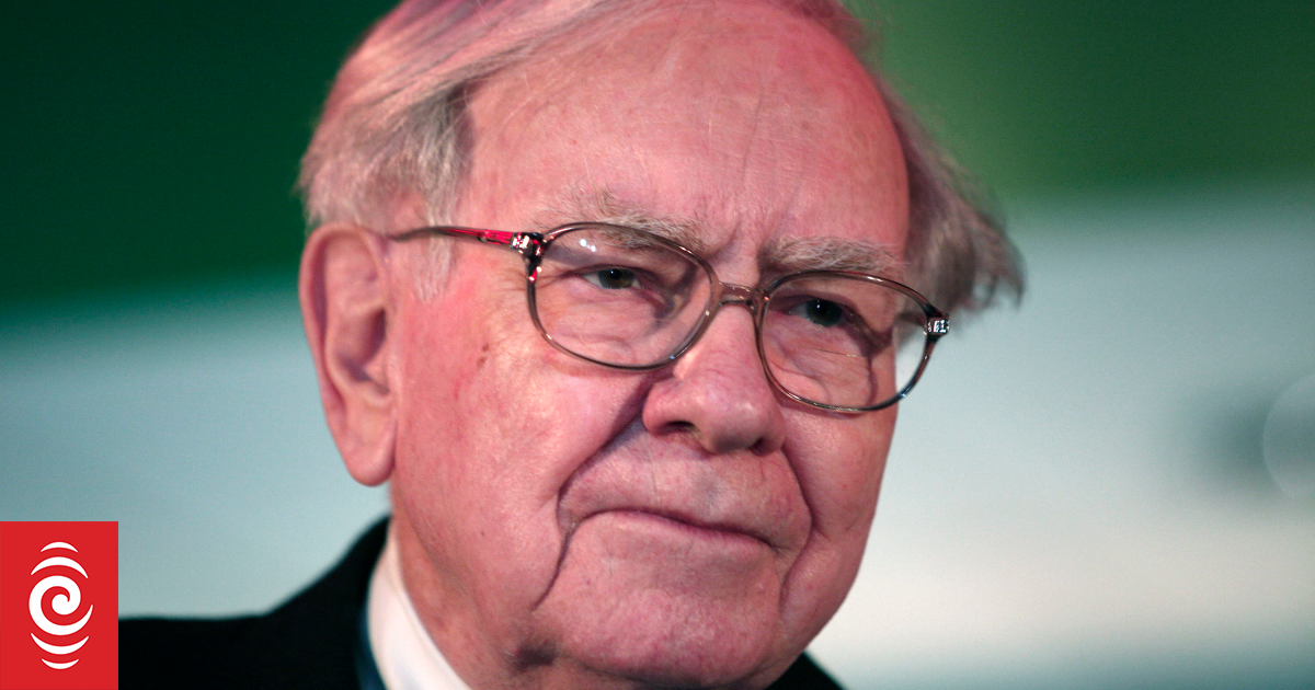 Warren Buffett reveals to WSJ why he’s stepping down from Berkshire ...