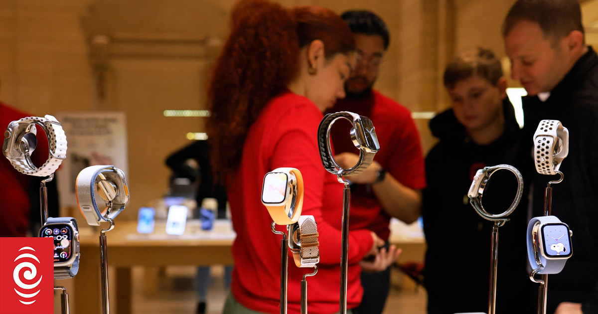 Apple wins bid to pause Apple Watch ban at US appeals court - Vimarsana News
