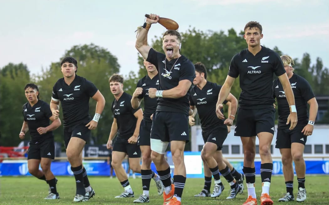 The NZ U20s team performs the haka against South Africa.