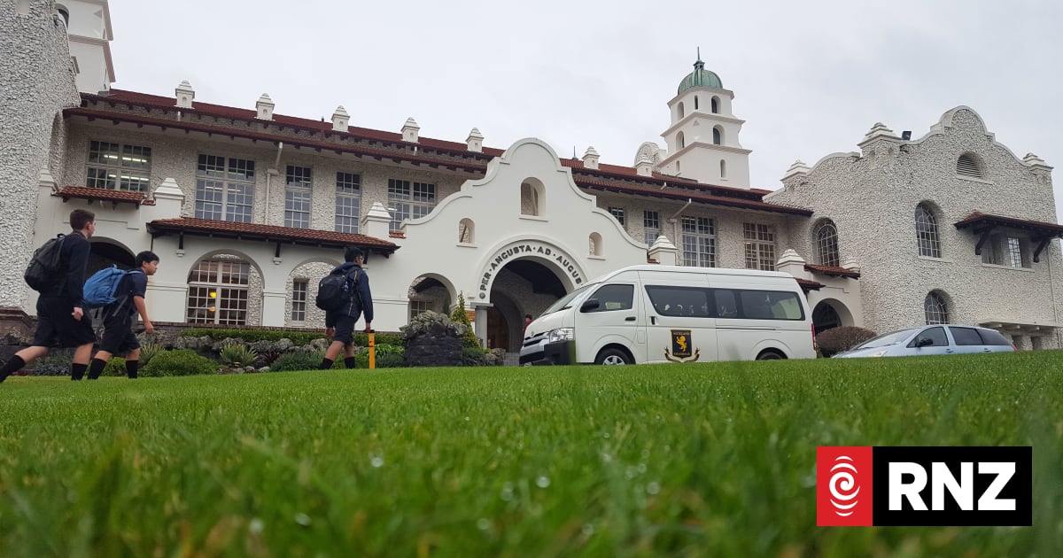 How much is a house in a desirable school zone worth? | RNZ