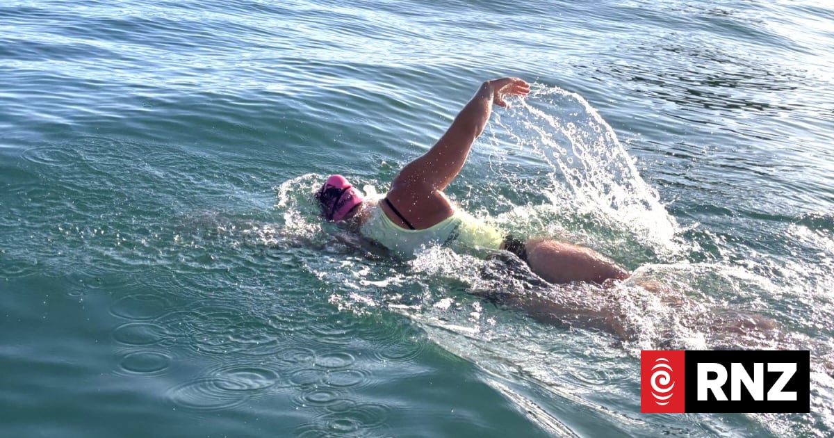 Dunedin teen joins winter race in preparation for Cook Strait