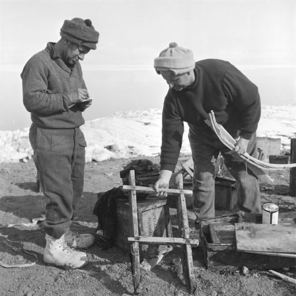 Baden Norris (left) with team leader Eric Gibbs.