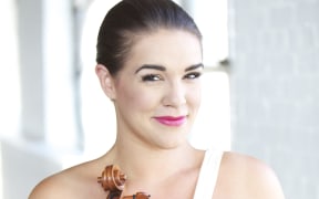 Virtuoso violist Jennifer Stumm