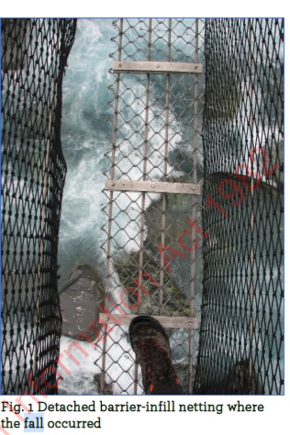 The gap on the bridge is clearly visible.
