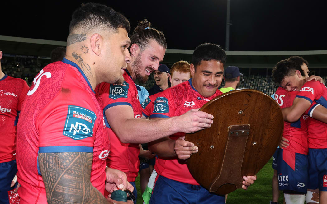 Levi Aumua of Tasman, Tim Sail of Tasman and Lavengamonu Moli of Tasman during the Bunnings NPC Round 5 Ranfurly Shield match between Hawke's Bay and Tasman at McLean Park in Napier, New Zealand on Saturday September 07, 2024. Copyright photo: Aaron Gillions / www.photosport.nz