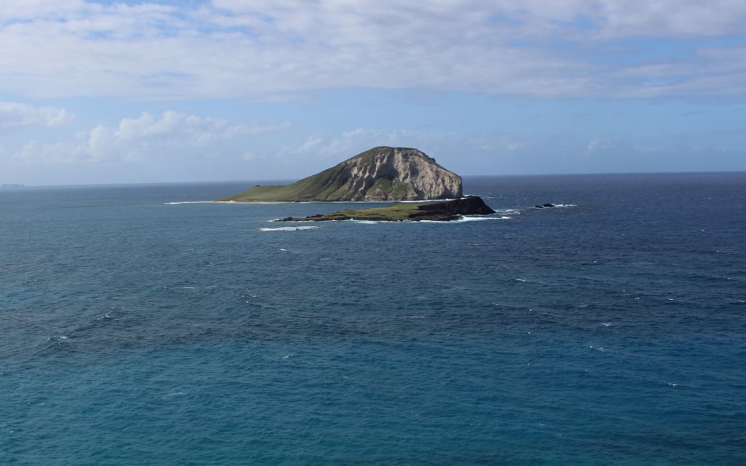 This small offshore Hawaiian island suffers from erosion.