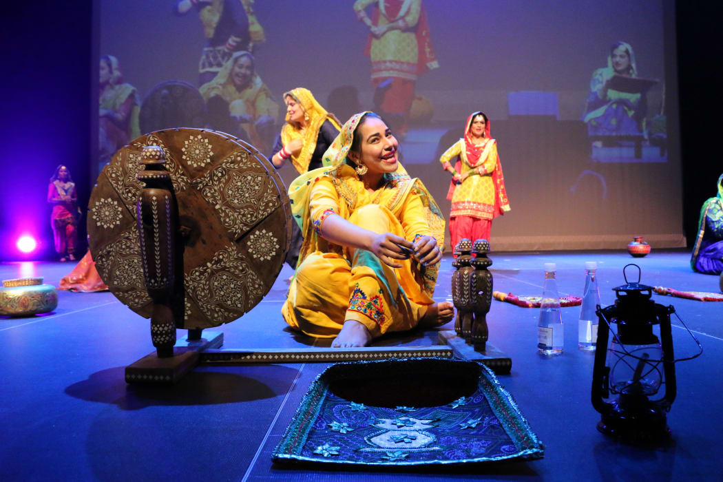 Women's giddha dance