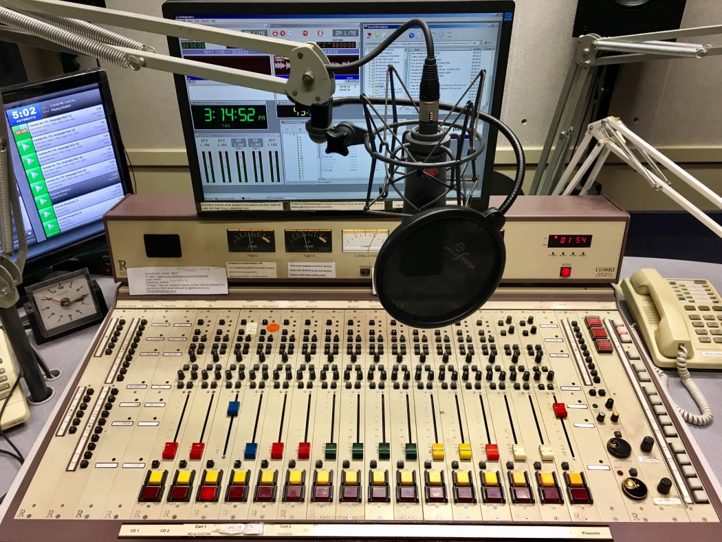 RNZ Concert Desk / Operating Console