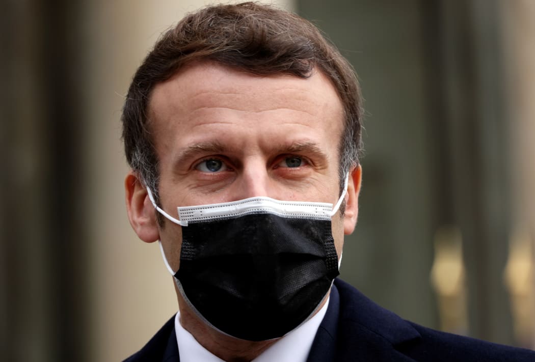 French President Emmanuel Macron speaking to media at the arrival of  Portuguese Prime minister António Costa for a working lunch on 16 December.
