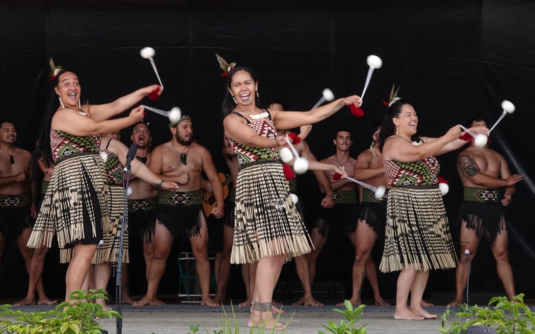 Hātea kapa haka performers prove their skill with the poi.
