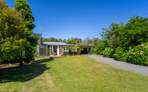 Fox Cottage at Opunake, the Bookabach winner of 'best NZ bach' of 2018.