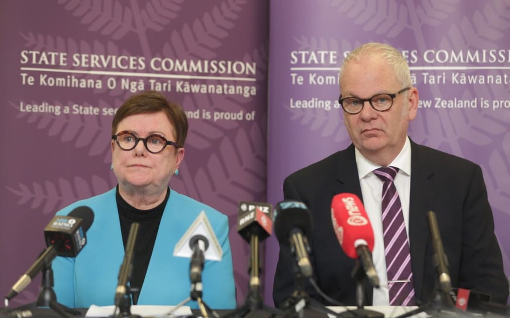 Sandi Beatie QSO, who carried out the investigation, with State Services Commissioner Peter Hughes