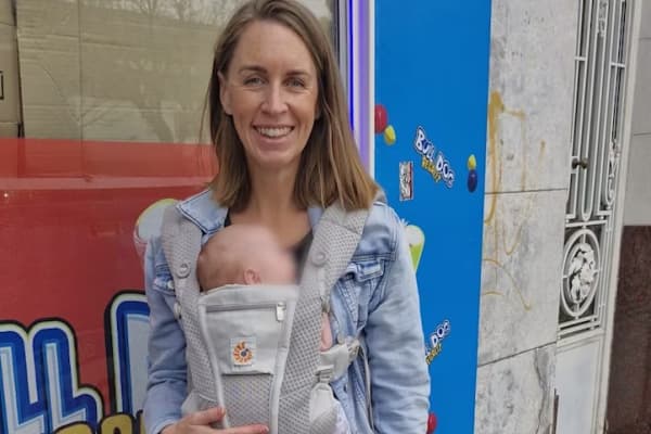 Amy Carr-Knox and her husband launched legal action 10 months ago to gain legal parentage of their daughter, but still the nightmare drags on. (Supplied: Amy Carr-Knox)