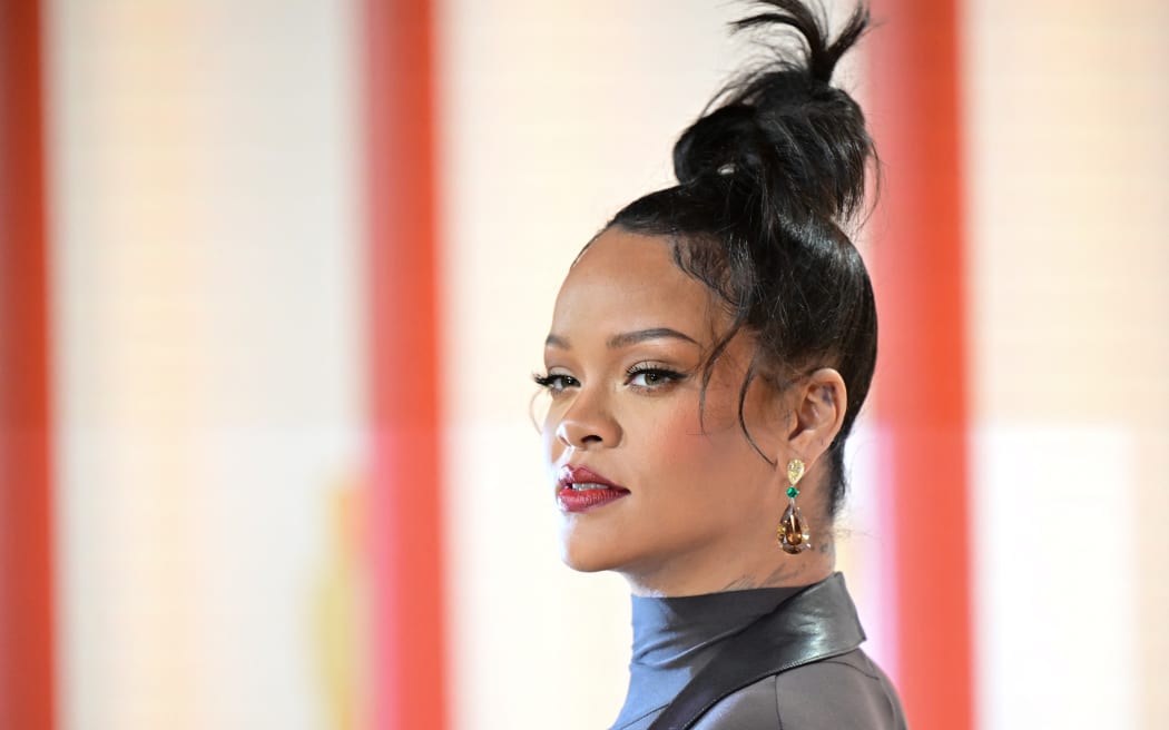 Woman held after shots fired at Rihanna's LA mansion | RNZ News