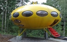 An example of a Futuro.