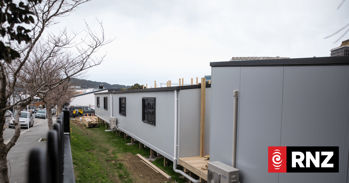 Government examines seismic risks at schools