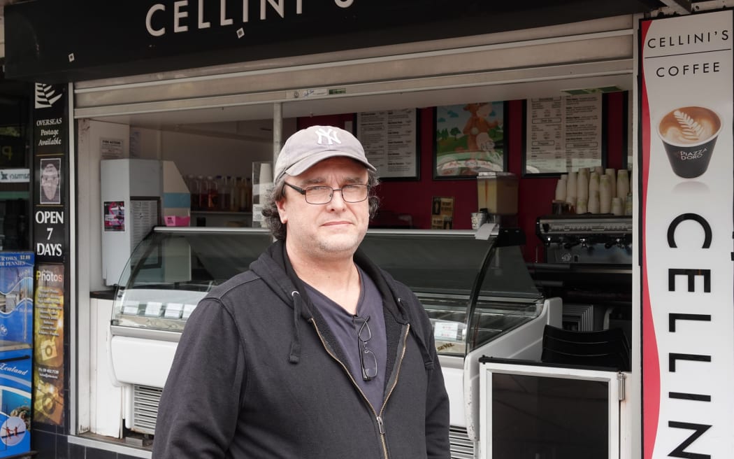 Cellini’s ice cream and espresso bar owner Richard Holt, of Paihia, lost about $6000 in stock and sales as a result of the power outage. Photo: RNZ / Peter de Graaf