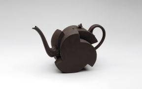 Forced Turn Teapot