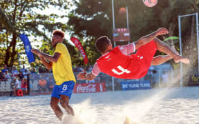 Teaonui Tehau scores a spectacular bicycle kick for Tahiti.