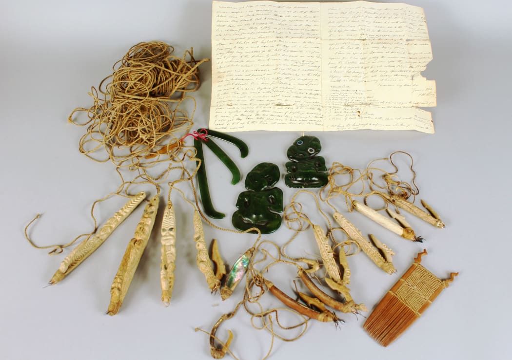 Māori artefacts, which will be auctioned off in England next month, include greenstone heitiki, carved fishhooks and rope made of flax.