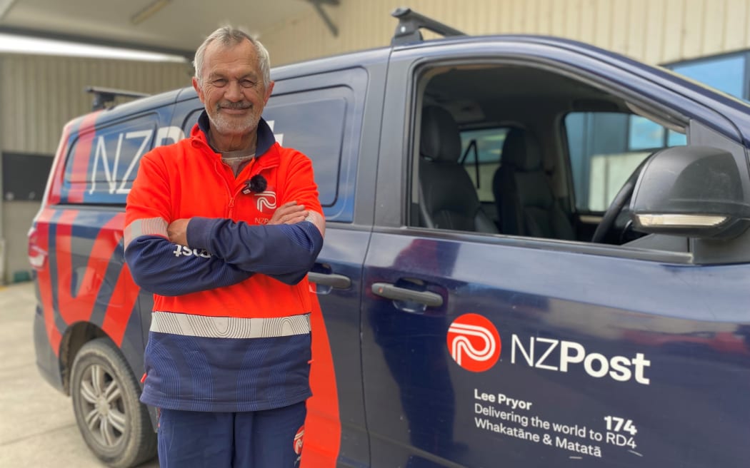 Lee Pryor is the third generation to deliver post along the Whakatāne coastline and Matatā township.