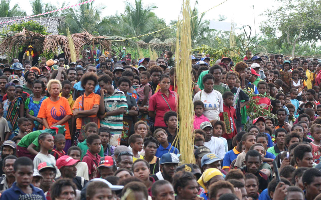 Crowd in Yangoru-Saussia, East Sepik, Papua New Guinea.
