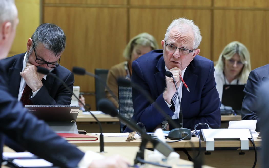 Greg O'Connor questioning submitters from Federated Farmers during submissions on the the Arms Legislation Bill