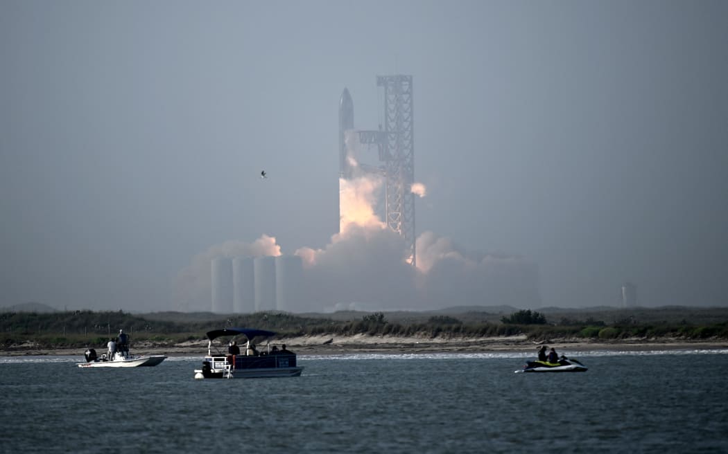 The SpaceX Starship lifts off from the launchpad during a flight test from Starbase in Boca Chica, Texas, 20 April 2023.