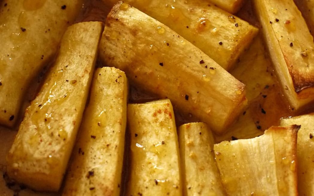 Oven baked parsnip