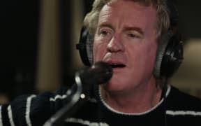 Don McGlashan performing at Radio New Zealand