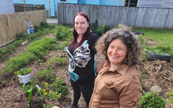 Eden McMahon and Hannah Zwartz