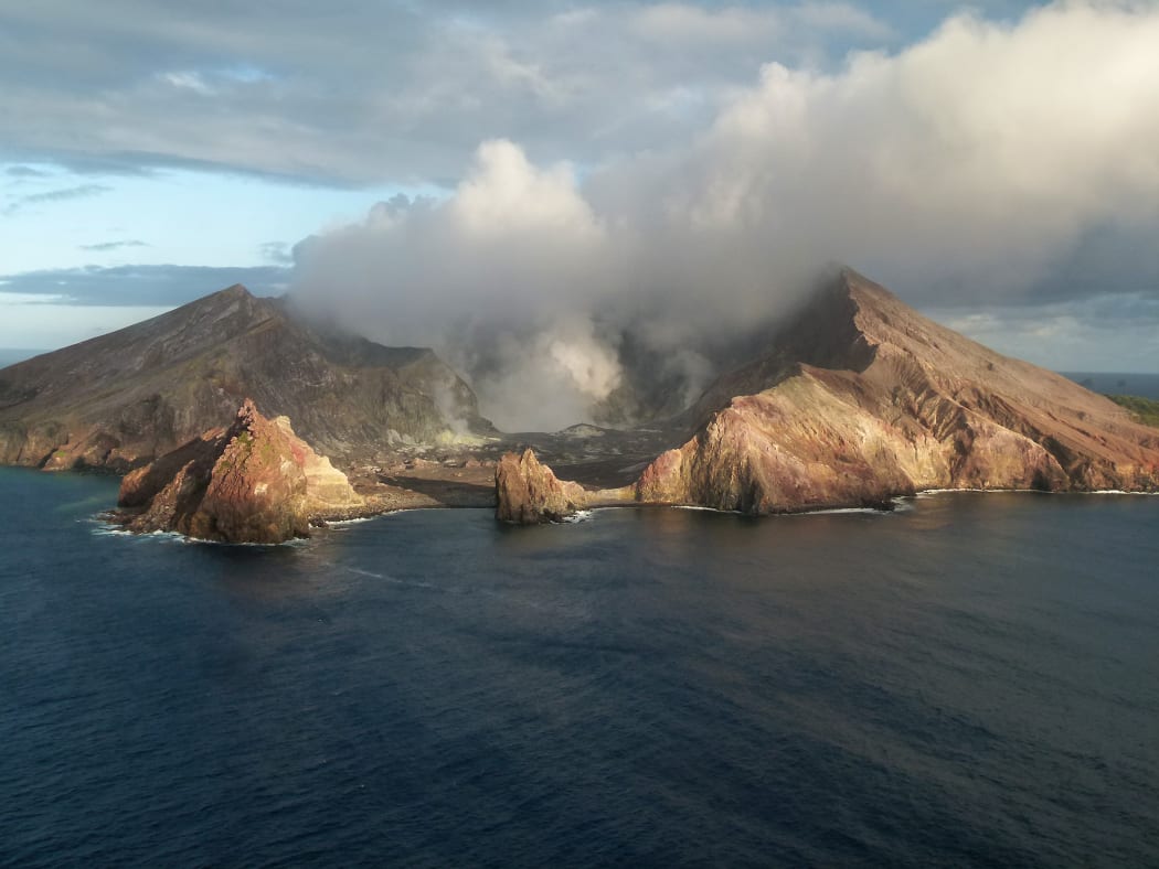 Lava Rock Capri Leggings  Runner Island Activewear – Runner Island®