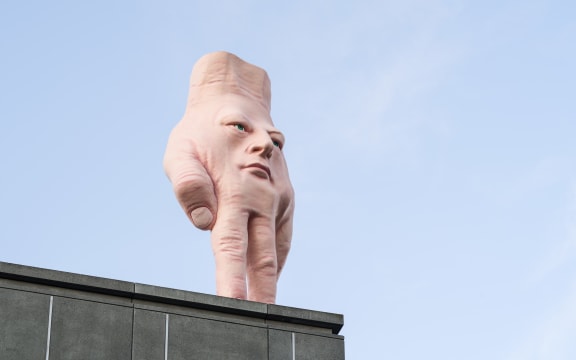 Ronnie van Hout, Quasi, 2016. Steel, polystyrene, resin.