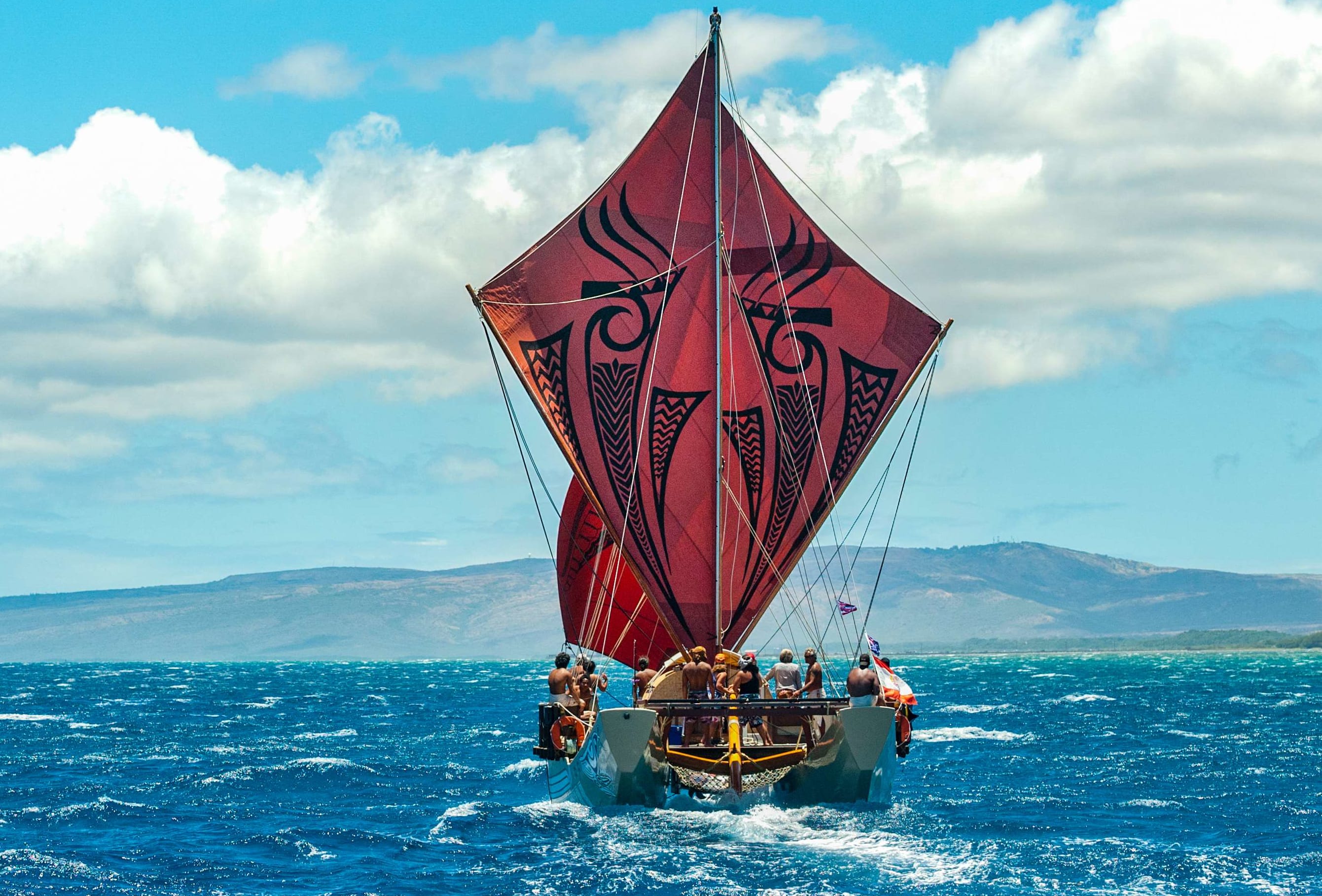 The va’a moana Fa’afaite i te Ao Mā’ohi.