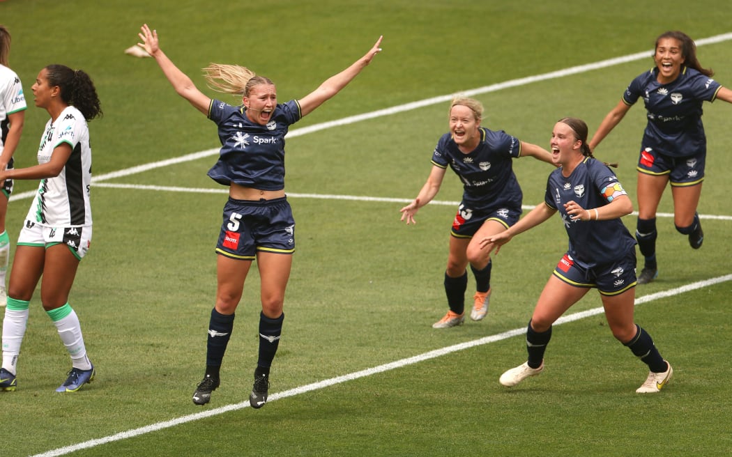 Wellington Phoenix's Marisa Van Der Meer celebrates a goal against Western United.