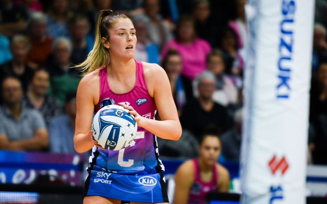 Kate Heffernan playing for the Southern Steel.
