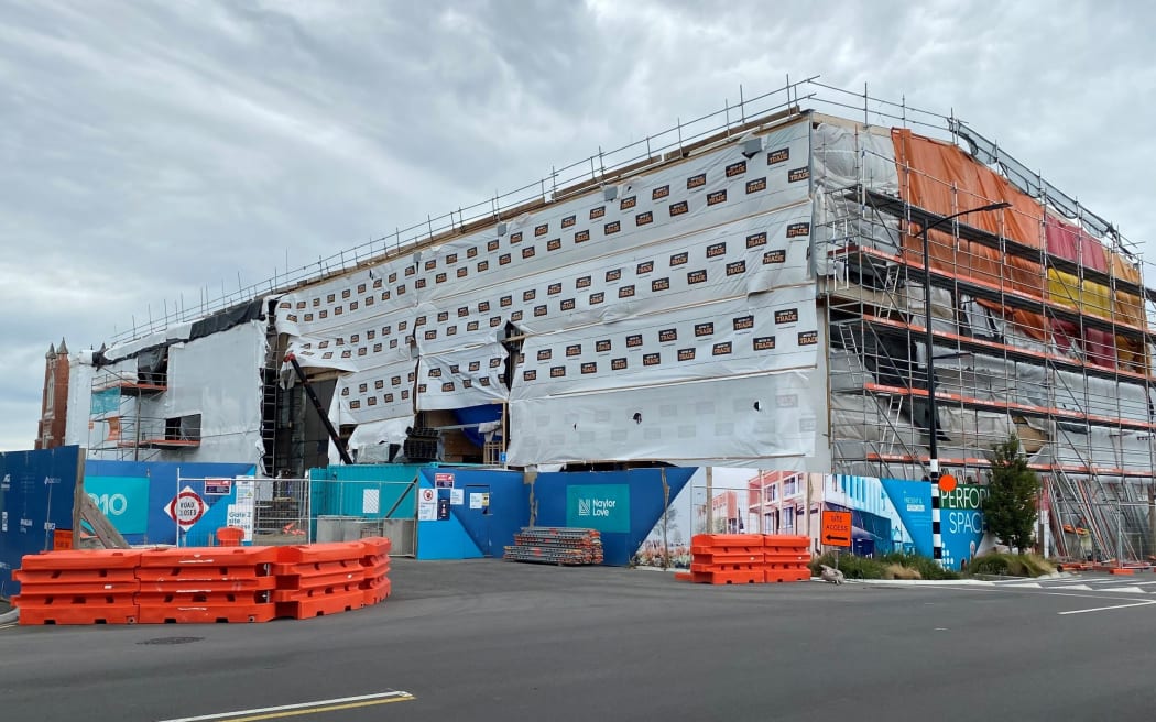The installation of windows and facade is currently underway at Ashburton's new $56.75 million library and civic building, Te Pātaka a kā Tuhituhi and Te Waharoa a Hine Paaka.